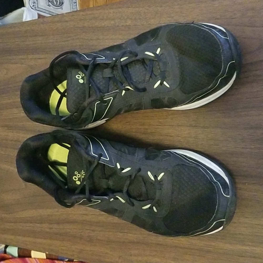 Abeo "Vibram " aero system trainers size 11